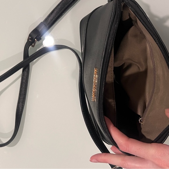 small black shoulder bag - Picture 4 of 4